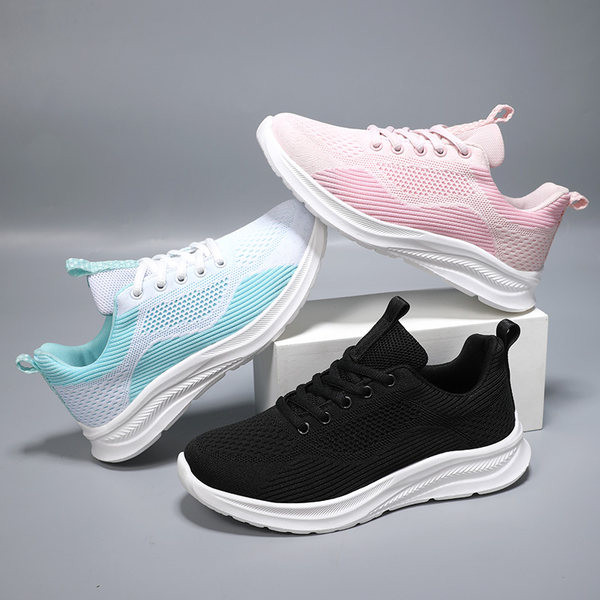 Naiste sportimiseks sobivad hingavad tossud