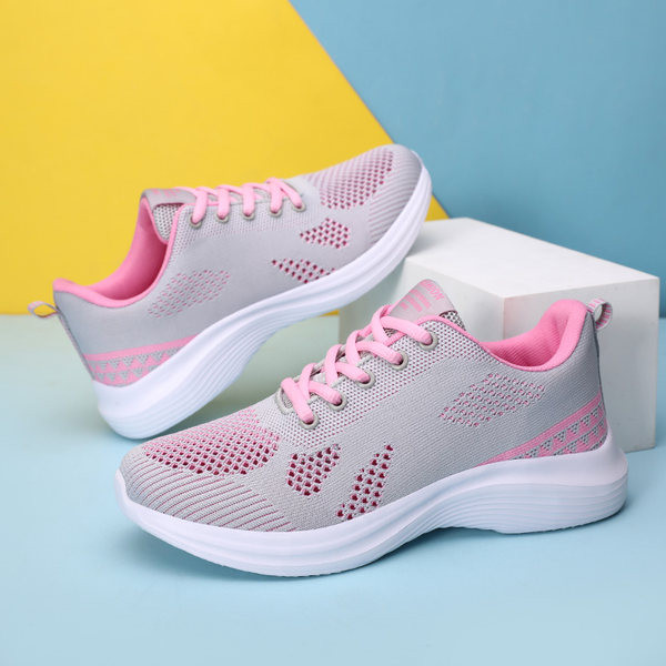 Γυναικεία sneakers από διχτυωτό ύφασμα που αναπνέει με κορδόνια και γράμματα