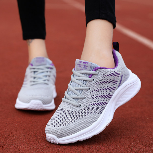 Naiste sporditossud mitmes värvitoonis