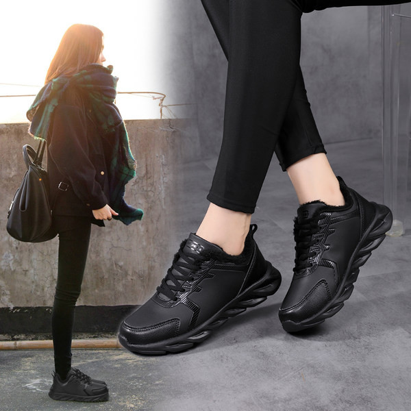 Ležerne ženske tenisice sa vezicama i natpisom