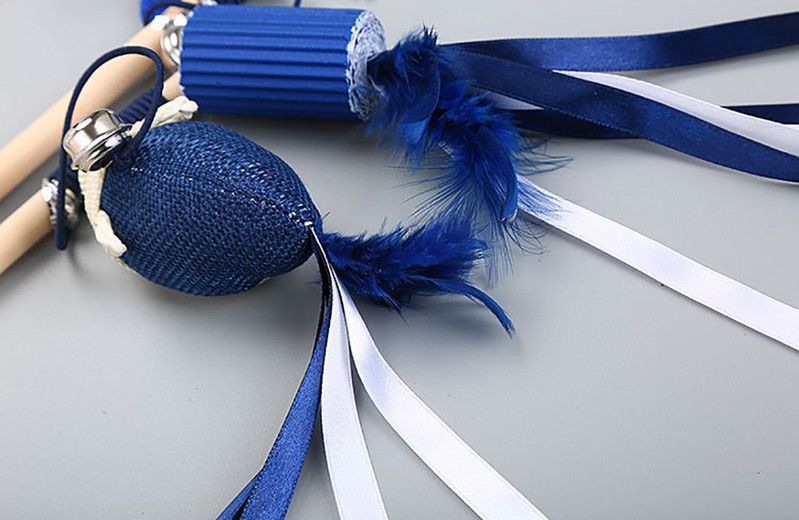 Pet Cat Teaser Multicolor Ptičje perje Plišana mačka Wand Cat Catcher Teaser Stick Mouse Fish Cat Interaktivne igračke sa zvonom