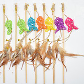 Igračka za mačke Drvena drška Riba od ratana Interaktivne igračke za mačke sa zvonom Otporne na ugriz Pernate igračke za mačke Zadirkuju ogrebotine Potrepštine za kućne ljubimce