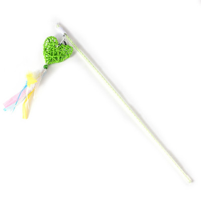 Võltssulgedest kassikepike kassipoegade interaktiivne mänguasi, käsitsi valmistatud südamekujuline plastikust kassikellakellake kassipoegade mänguasi lemmikloomatarbed