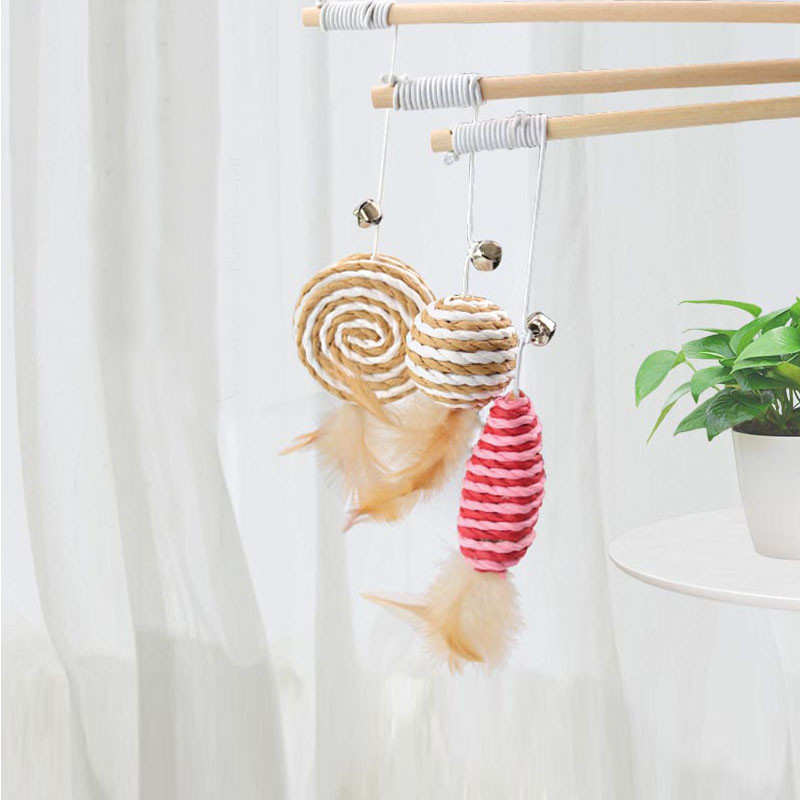 Uus saabunud hiirekala naljakas kellukesega kassipulk Kvaliteetne kõrge elastsusega sulgedega mänguasi lemmikloomakasside interaktiivsetele mänguasjadele