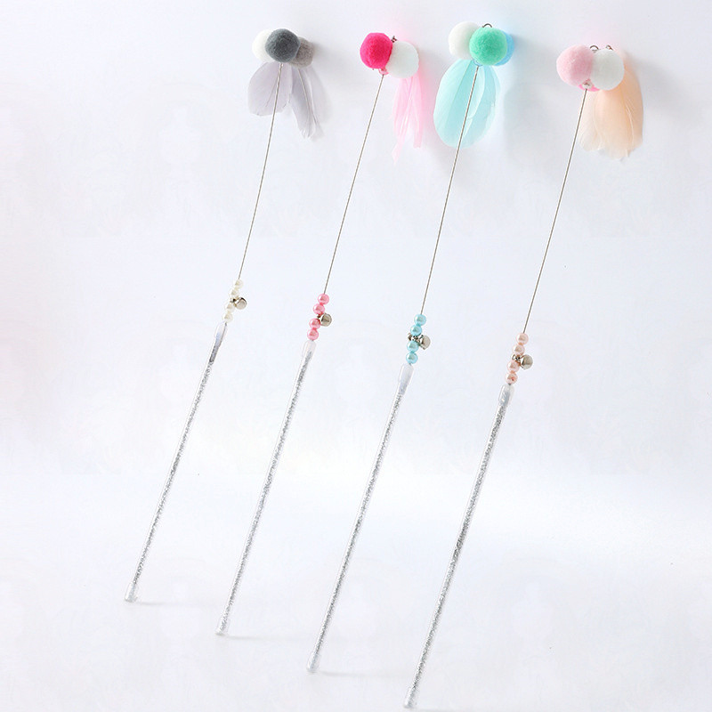 Sulgede õrritav kassipulk kellukesega Sulepulgaga armas lemmikloomakassi mänguasi juhusliku värviga plüüspalliga, kriimustatud interaktiivne mänguasi