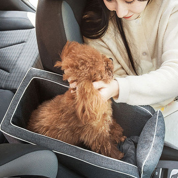 Φορητό μικρό κάθισμα αυτοκινήτου κατοικίδιων ζώων Booster κάθισμα ON Κεντρικό υποβραχιόνιο αυτοκινήτου τσάντα μεταφοράς σκύλου με ζώνη ασφαλείας για ταξίδια