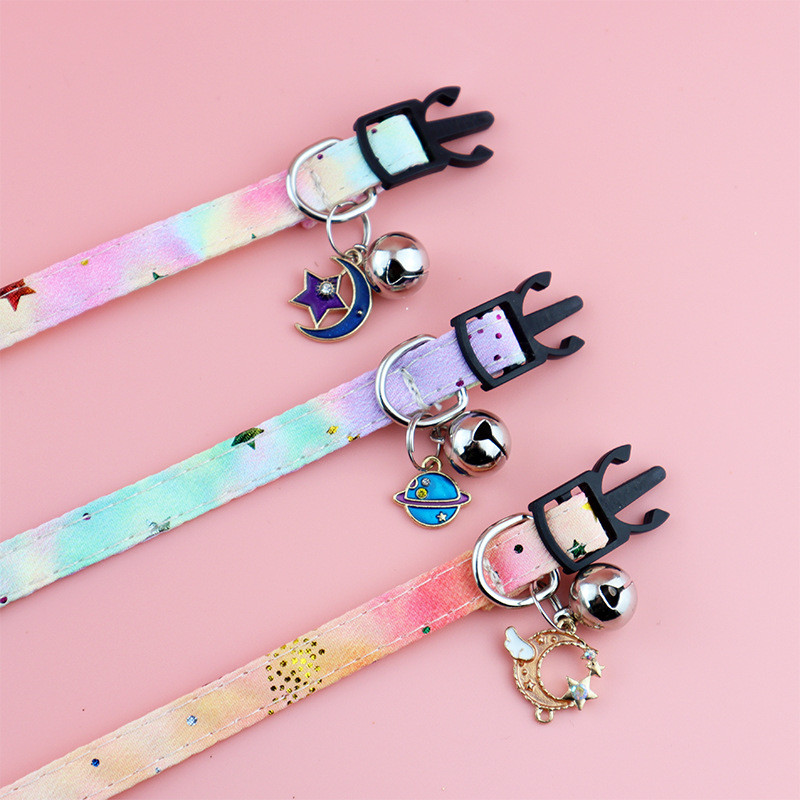 Νέο κολιέ με κολάρο γάτας κατοικίδιων ζώων Bowtie Bling Star Πολύχρωμο κολιέ για κουτάβι με κρεμαστό κουδούνι Breakaway γιακά για γάτα Αξεσουάρ για κατοικίδια