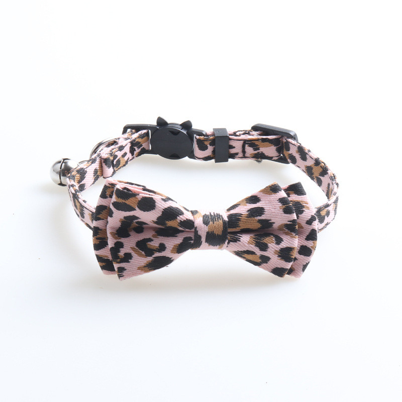 Leopard Print Bowknot Cat kaelarihm Reguleeritav pandlaga Kitty kikilips koos kellukestega Kutsikas Chihuahua Väikeste Koerte Kaelarihmad Lemmikloomatarbed