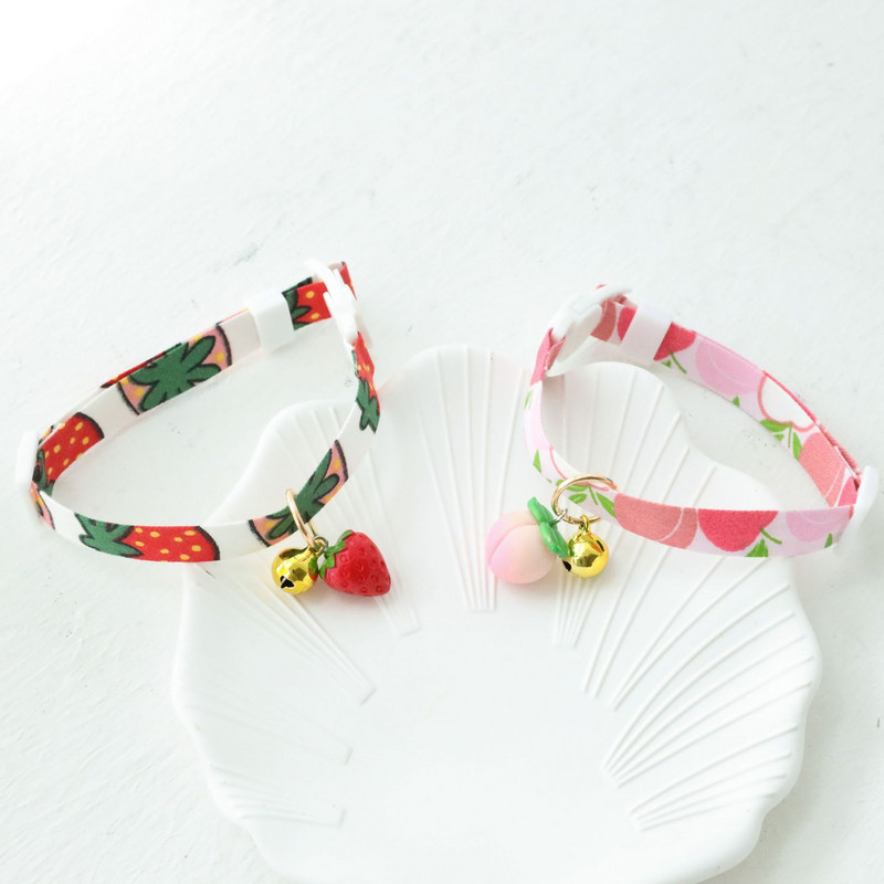 Suvised maasika-ananassi lemmiklooma kaelarihmad armsad multikad Moodne kassi kaelarihm, reguleeritav kellukesega koera kaelarihmaga kassipoeg kutsika kaunistus