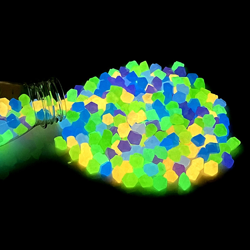 50/100/200 buc Pietre luminoase Ornament pentru acvariu pentru acvariu care strălucește în întuneric Pietricele în aer liber curte peluză alee decorațiuni pentru alee