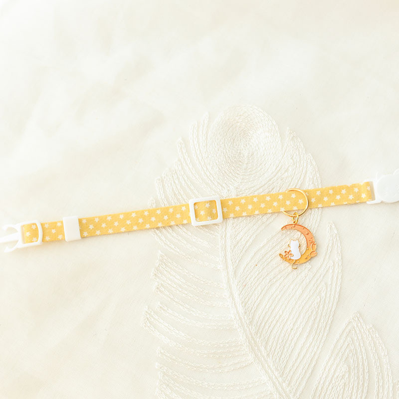 1 buc. guler reglabil din nailon pentru pisici, culoare bomboană, leagăn de lună, pisicuță, modă drăguță, cu clopote, pandantiv, cataramă de siguranță, decorare pentru animale de companie