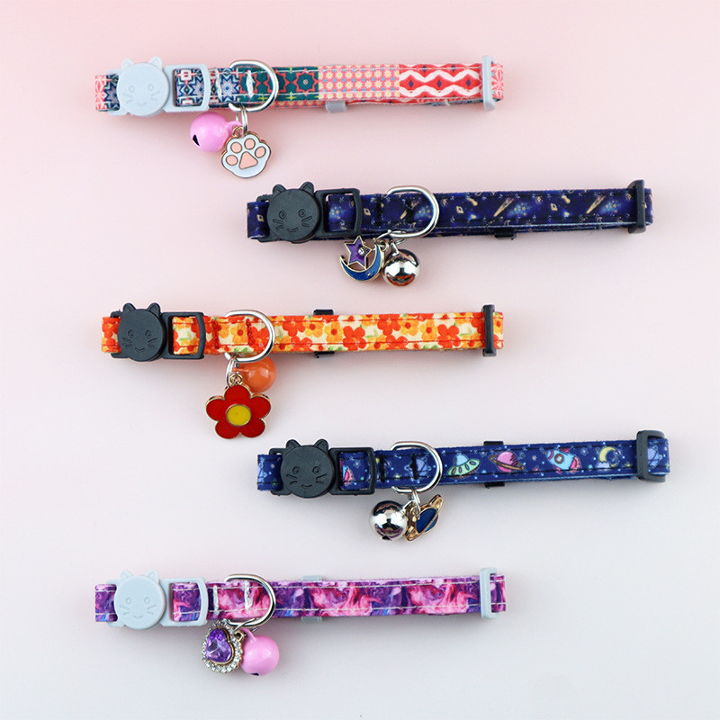 Boho etniline kassi kaelarihm, reguleeritav kassi kaelarihm kellukeste ja õrnade ripatsidega lemmikloomade kadumist ennetav kaelarihm kassipoegadele ja kutsikatele