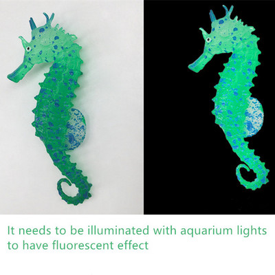 Στολίδι με τεχνητή φωτεινή σιλικόνη, ενυδρείο ιππόκαμπου, λάμπει σε σκοτεινό υποβρύχιο διακοσμητικό τοπίο με μέδουσες Lionfish