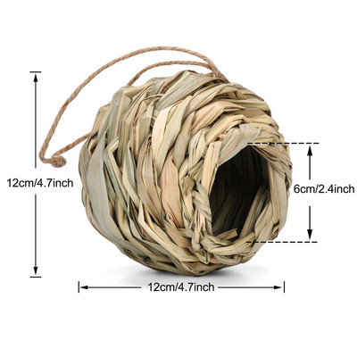 Bumbiņas formas dabiskas zāles putnu māja ārpusē karājas kolibri Izturīgs, izturīgs putnu barotājs, kas piekārts dārza pagalma dekorēšanai