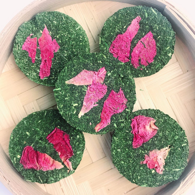 Mājdzīvnieku zobu griešanas rotaļlietas Kāmja truša zāles kūka Dabiska maza dzīvnieka košļājamā rotaļlieta Trušu zobi Kārumi Ziedu kūka Molāras rotaļlietas