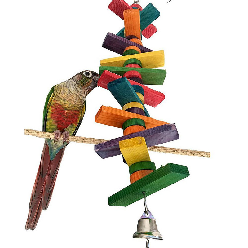 Mājdzīvnieku putnu papagailis iekštelpu koka bloki zvaniņa karājās būrī šūpoles, košļājama rotaļlieta, ko izmanto maziem un vidējiem putniem