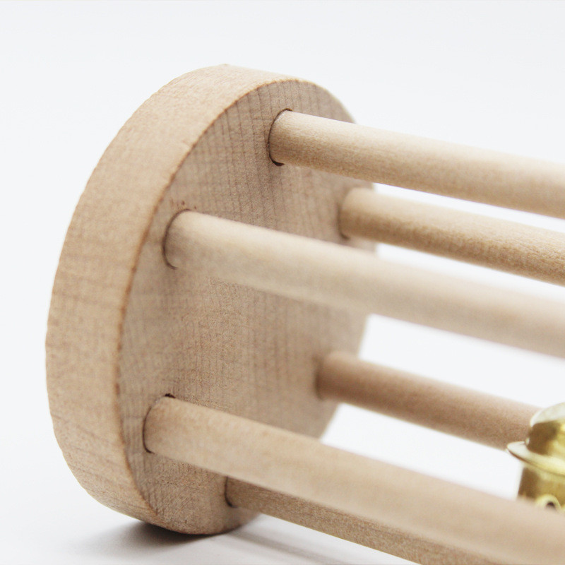 1 τεμάχιο ολοκαίνουργιο παπαγάλο ξύλου για μάσημα με καμπάνα για πουλιά Παπαγάλοι λείανση παιχνιδιών χάμστερ Rattle Gnaw Toys for Hamster