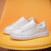 Adidași de damă cu talpă plată și șireturi