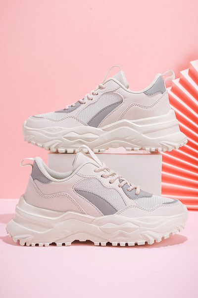 Adidași sport de damă cu talpă aspră