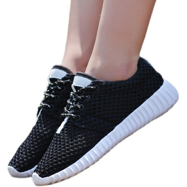 Sieviešu čības ar plakanu zoli