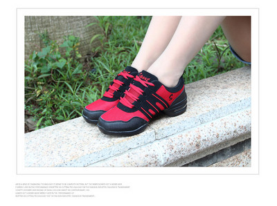 Naiste vabaaja tossude uus mudel