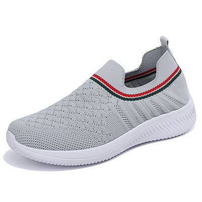 Kolmes värvitoonis suvised võrgust tossud