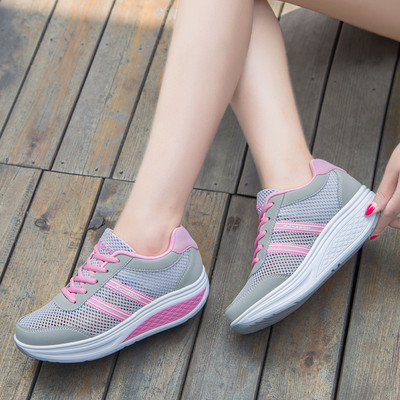 Sieviešu elpojošas šņorējamas kedas ar augstu zoli