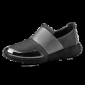 Naiste mustad hingavad tossud