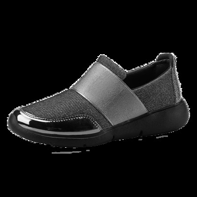 Naiste mustad hingavad tossud