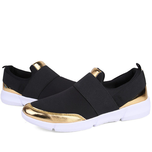 Naiste mustad hingavad tossud