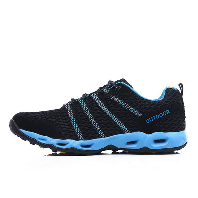 Adidași casual pentru drumeții