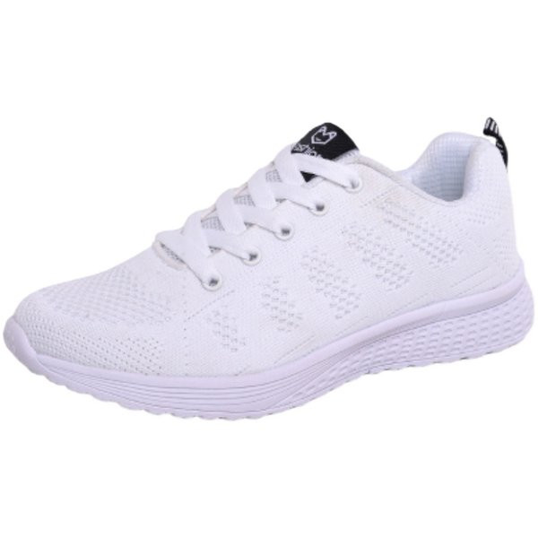 Hingavast kangast paelte ja kirjaga sporditossud