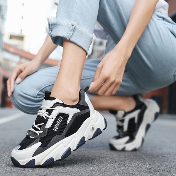 Casual μοντέλο γυναικείων sneakers με πλατφόρμα