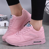 Γυναικεία μονόχρωμα sneakers με κορδόνια