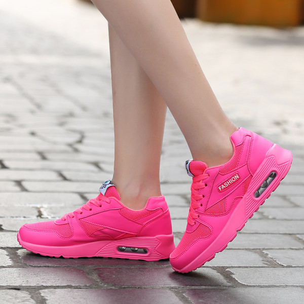 Γυναικεία μονόχρωμα sneakers με κορδόνια