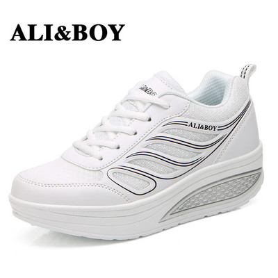 Ženske tenisice na vezice - razni modeli