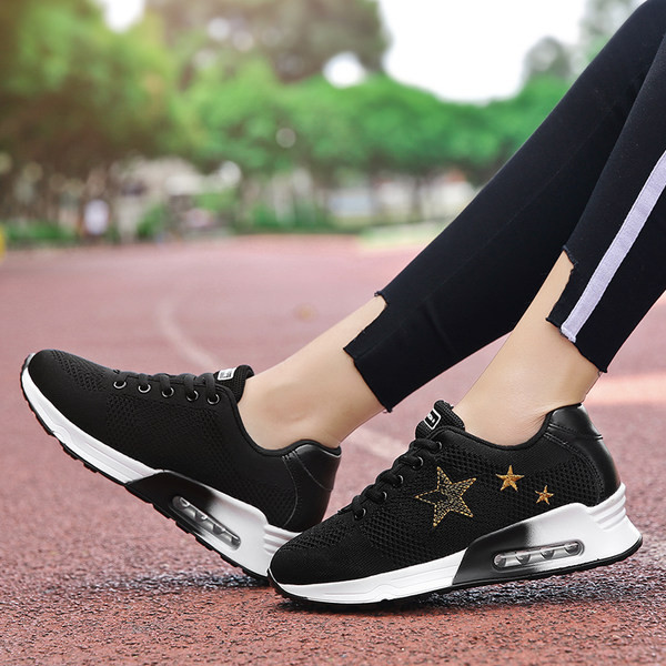 Suvised õhukambriga naiste tossud