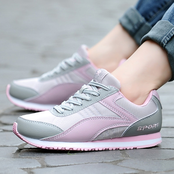 Tenisi dama plasa cu sireturi - mai multe modele