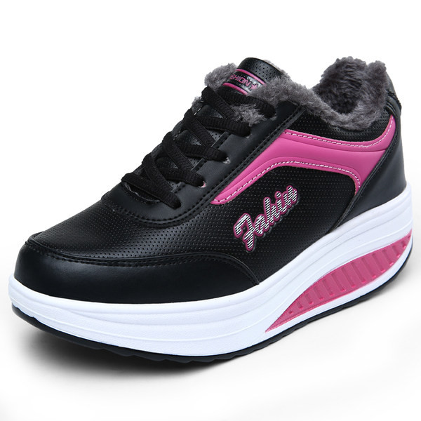 Moodsad sulevoodriga naiste tossud või saapad