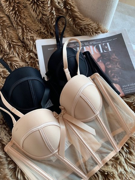 Peenikeste rihmadega naiste korsett