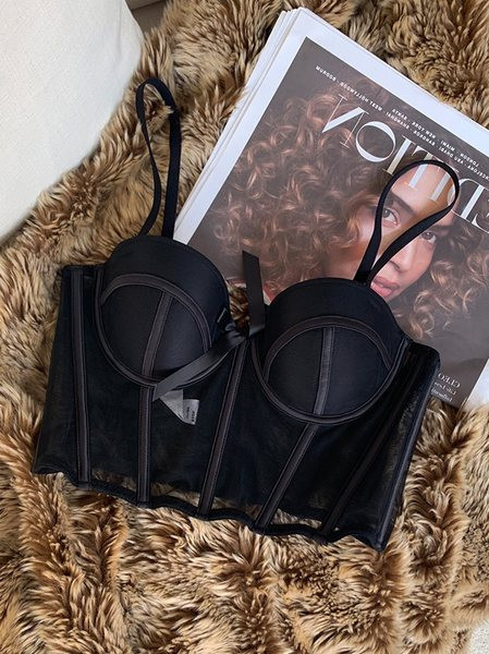 Peenikeste rihmadega naiste korsett