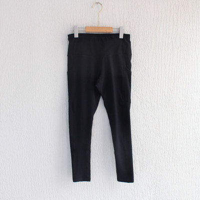 Sieviešu ikdienas legingi ar aplikāciju