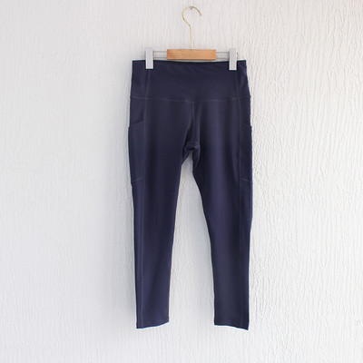 Sieviešu ikdienas legingi ar aplikāciju