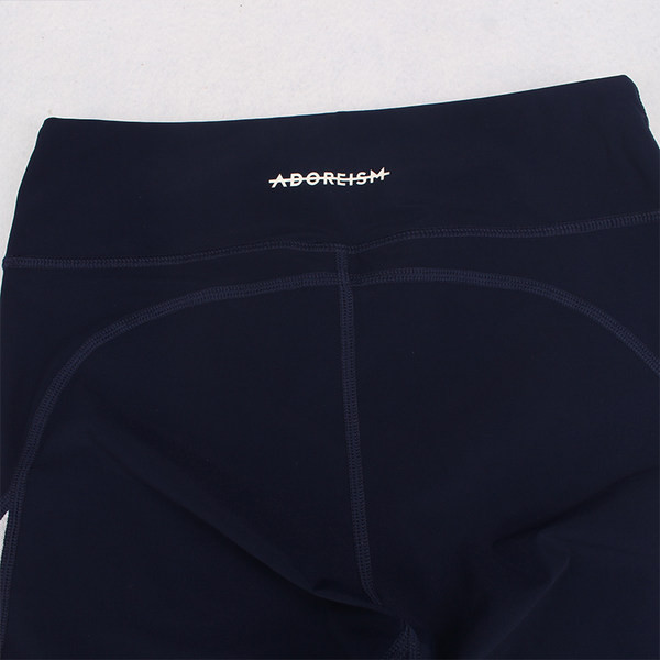 Sportlikud naiste retuusid elastse vöökohaga