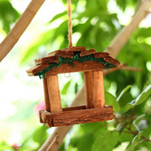 Izturīga mājdzīvnieku pakarināmā barotava Mājas putnu barotava Viegli pakarināma Videi draudzīga