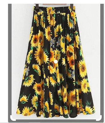 Ежедневна дамска дълга рокличка с интересни цветни слънчогледи за апликация в долната си част