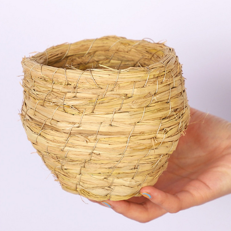 Käsitsi valmistatud naturaalsetest õlgedest punutud linnupesa Lemmiklindude pesitsus- ja puhkepaigad Kanaarid Papagoi Tuvi Kana Mugav magamistuba