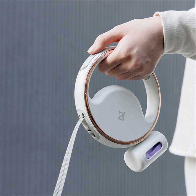 Lesă pentru câini 3m retractabilă automată cu lumină bliț și frânghie de nailon pentru gunoi Mâner anti-alunecare Lesă rotundă reglabilă pentru animale de companie