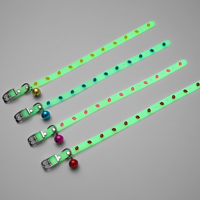 Γρήγορη αποστολή Λαμπερά περιλαίμια για κατοικίδια με καμπάνες που λάμπουν τη νύχτα Κολιέ για σκύλους γάτες Ελαφρύ φωτεινό λαιμόκοψη αξεσουάρ Dropshipping