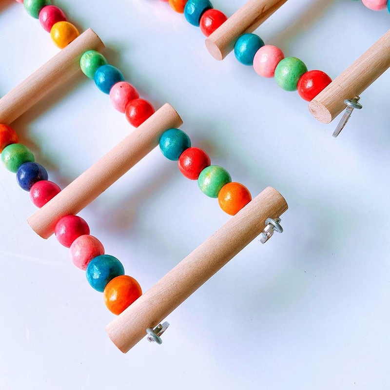 Papagaiļi koka kāpnes kāpšanas rotaļlieta, karājas krāsainas koka krelles kāpšanas stends putniem